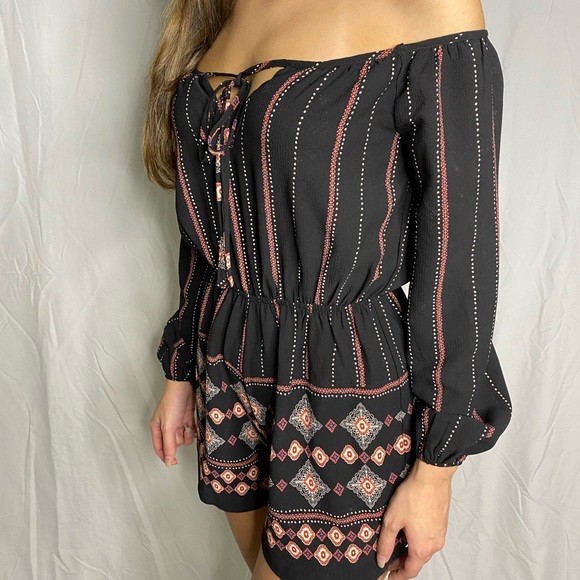 BLACK ROMPER (LONG-SLEEVED) - Picture 1 of 8